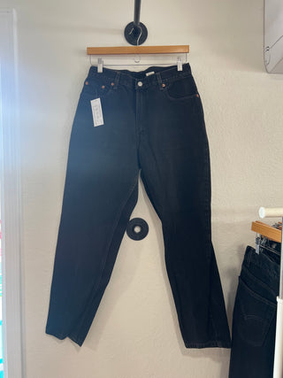 2087. Vintage Levis size 28