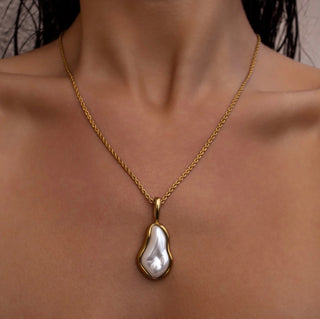 Center Necklace