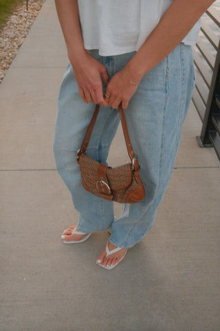 Light Wash Long Barrel Jeans - amandenimes - Light Wash Long Barrel Jeans - 