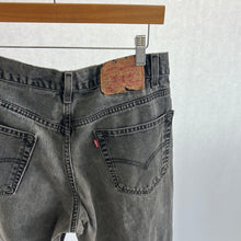 Load image into Gallery viewer, 56. Vintage Levis size 29
