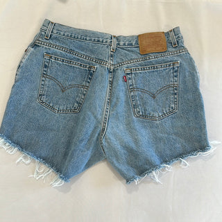 1125. Vintage Levis size 32