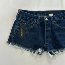 Load image into Gallery viewer, 1124. Vintage Levis size 31
