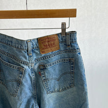 Load image into Gallery viewer, 61. Vintage Levis size 30
