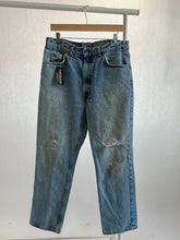 Load image into Gallery viewer, 91. Vintage Levis size 30
