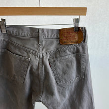 Load image into Gallery viewer, 81. Vintage Levis size 28
