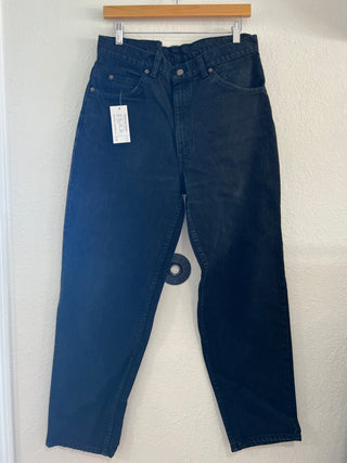 2075. Vintage Levis size 32