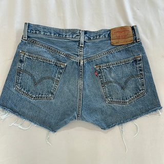 1134. Vintage Levis size 32