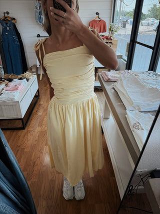 Butter yellow midi dress - amandenimes - Butter yellow midi dress - 