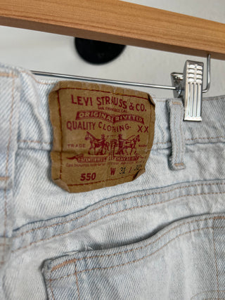 2031. Vintage Levis size 28