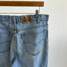 Load image into Gallery viewer, 72. Vintage Levis size 33
