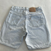 Load image into Gallery viewer, 113. Vintage Levis size 28
