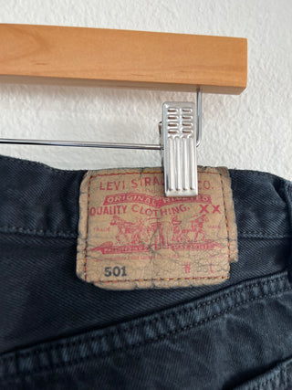 2071. Vintage Levis size 32