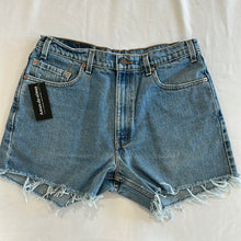 Load image into Gallery viewer, 1122. Vintage Levis size 31
