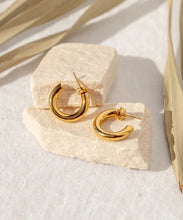 Load image into Gallery viewer, High Tide Medium Hoops - Gold
