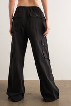 Load image into Gallery viewer, Mid Rise Cargos- Black
