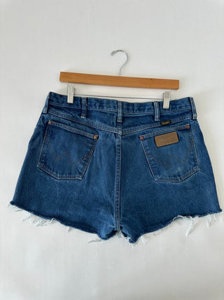 3041. Vintage Levis size 32 - amandenimes - 3041. Vintage Levis size 32 - 
