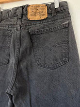Load image into Gallery viewer, 222. Vintage Levis size 30
