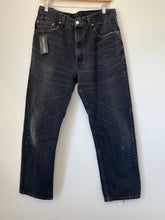 Load image into Gallery viewer, 217. Vintage Levis size 31
