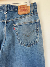 Load image into Gallery viewer, 216. Vintage Levis size 31
