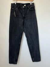 Load image into Gallery viewer, 208. Vintage Levis size 30

