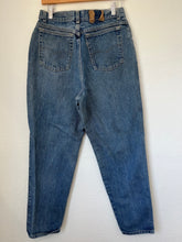 Load image into Gallery viewer, 202. Vintage Levis size 26
