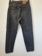 Load image into Gallery viewer, 201. Vintage Levis size 30
