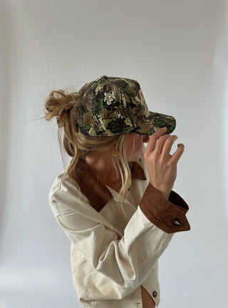 CAMO BOW TRUCKER HAT - 