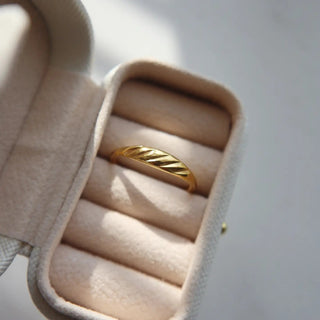 Dainty Gold Ring -