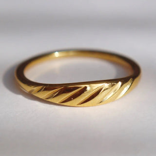 Dainty Gold Ring -