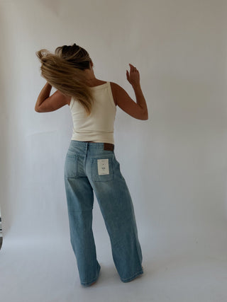 Drawstring Light Wash Jeans -