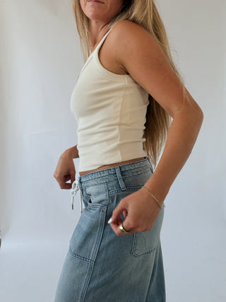 Drawstring Light Wash Jeans -