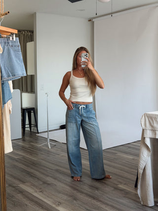 Drawstring Light Wash Jeans -