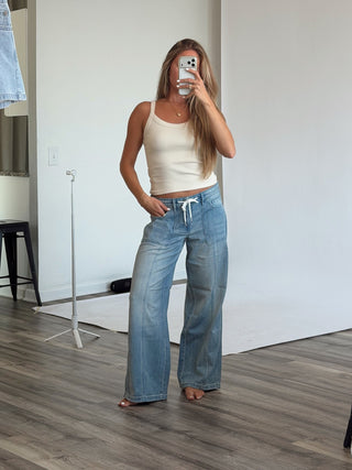 Drawstring Light Wash Jeans -