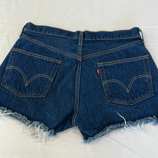 134. Vintage Levi shorts size 32