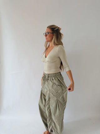 Stone Plunge Neck 3/4 Sleeve Top -