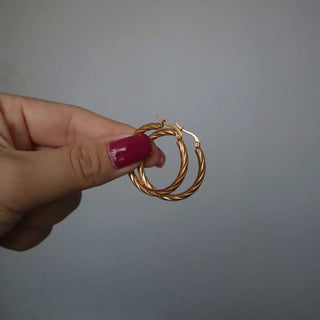 Twisted Hoops -