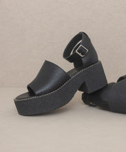 Load image into Gallery viewer, Chunky Black Sandal
