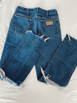 41. VINTAGE WRANGLERS size 28