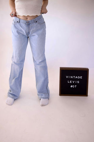 07. VINTAGE LEVIS size 30