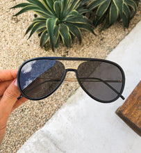 Load image into Gallery viewer, Shay Black Sunnies
